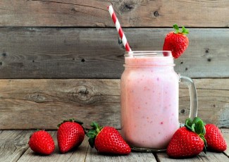 Photo: Strawberry Nut Milk Smoothie